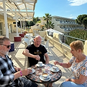 160 Na het ontbijt nog even een kop koffie voor de we op pad gingen